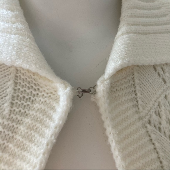 Wintuck | Vintage Acrylic Crochet Knit Long Cardigan Duster Shawl - Picture 5 of 9